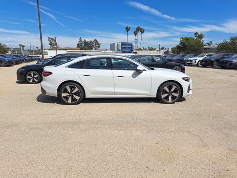 Used 2025 Audi A5 2.0T Premium Plus w/ Premium Plus AWD/4WD image 4