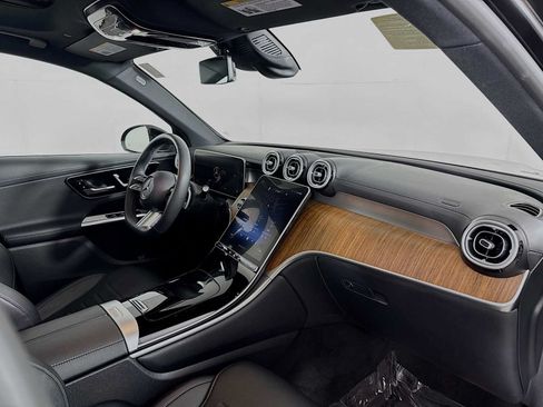Used 2023 Mercedes-Benz GLC 300 4MATIC image 29