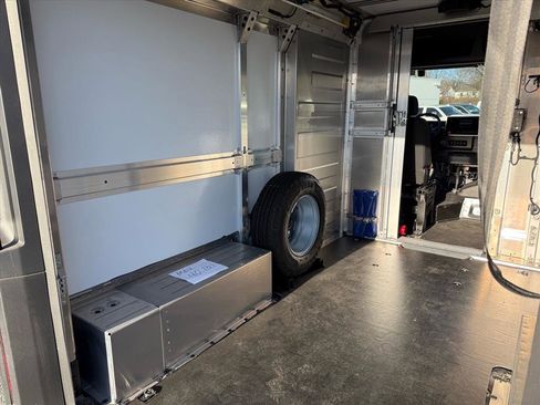 New 2025 Chevrolet Brightdrop 400 w/ Power Door Package image 19