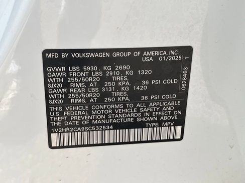Used 2025 Volkswagen Atlas SE image 19