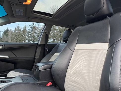 Used 2013 Toyota Camry SE image 9