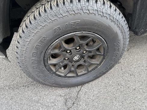 Used 2022 Toyota Tacoma SR5 image 3