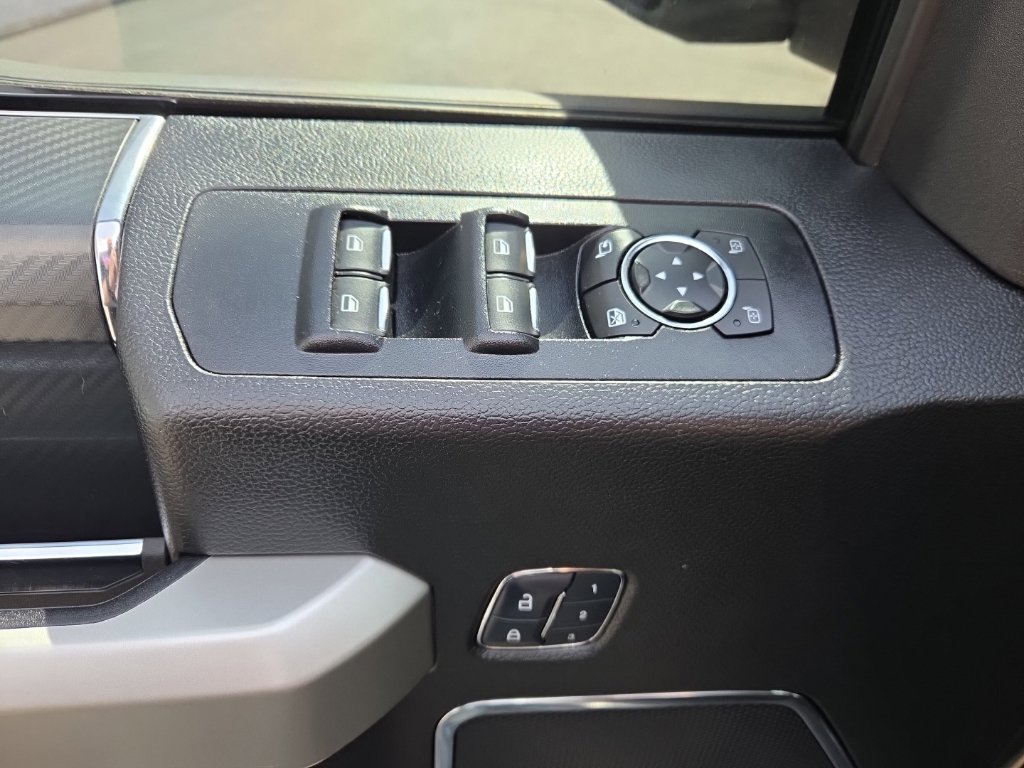 Used 2018 Ford F150 Lariat w/ Equipment Group 502A Luxury AWD/4WD image 12