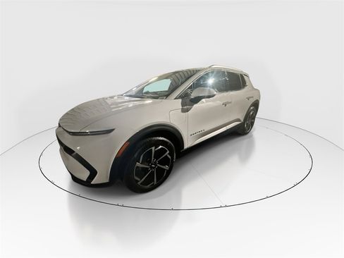 New 2026 Chevrolet Equinox EV LT image 4