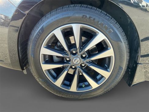 Used 2016 Nissan Altima 2.5 SV w/ Convenience Package image 14