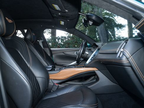 Used 2021 Aston Martin DBX AWD/4WD image 15