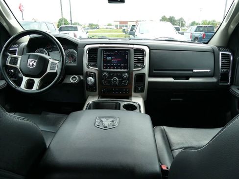 Used 2018 RAM 1500 Laramie w/ Convenience Group AWD/4WD image 15