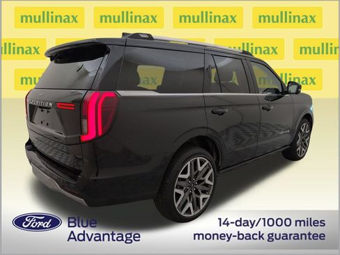 Used 2025 Ford Expedition Platinum w/ Platinum Ultimate Package AWD/4WD image 4