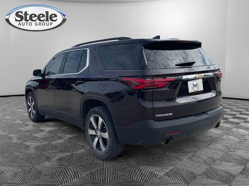 Used 2022 Chevrolet Traverse LT w/ LT Premium Package image 3