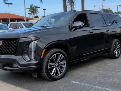 New 2025 Cadillac Escalade ESV Sport w/ LPO, Floor Liner Package AWD/4WD image 65