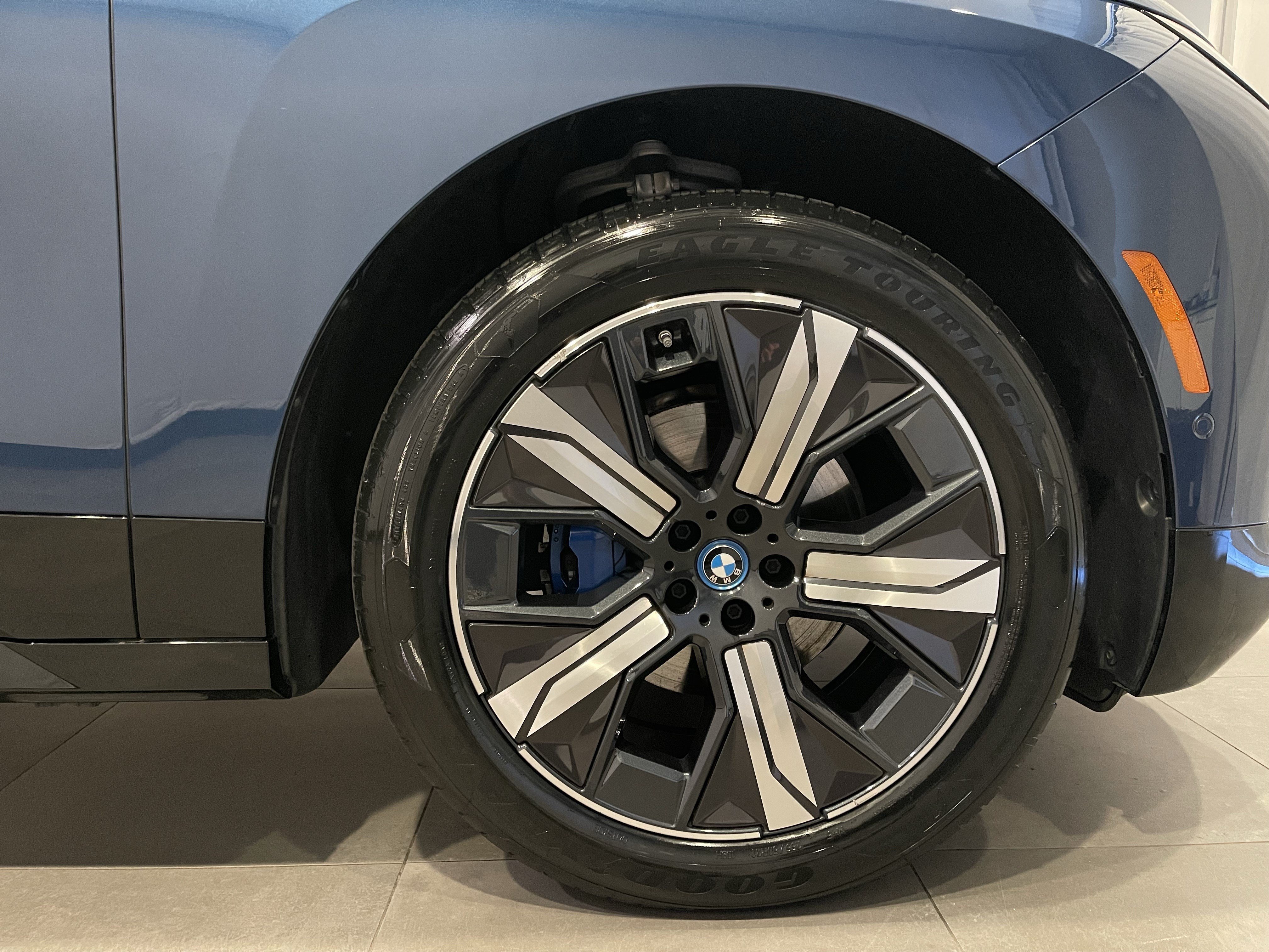 Certified 2024 BMW iX xDrive50 w/ Sport Package AWD/4WD image 10
