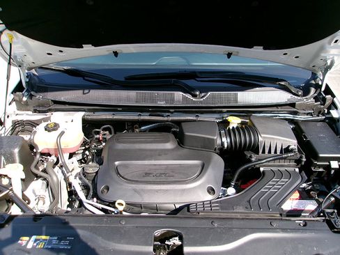 Used 2023 Chrysler Voyager LX FWD image 9
