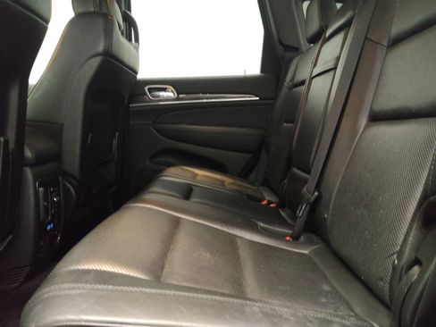 Used 2018 Jeep Grand Cherokee Overland RWD image 18