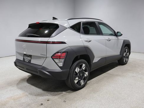 Used 2024 Hyundai Kona SEL AWD/4WD image 2
