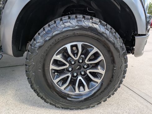 Used 2014 Ford F150 Raptor w/ Equipment Group 801A Luxury AWD/4WD image 10