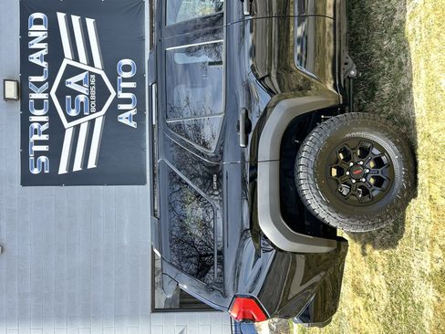 Used 2025 Toyota 4Runner SR5 image 6