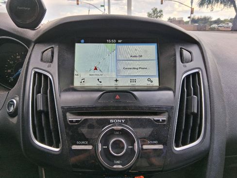 Used 2016 Ford Focus Titanium w/ Titanium Technology Package FWD image 31