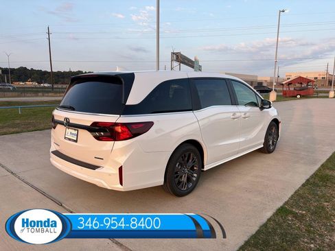 New 2026 Honda Odyssey Touring image 6