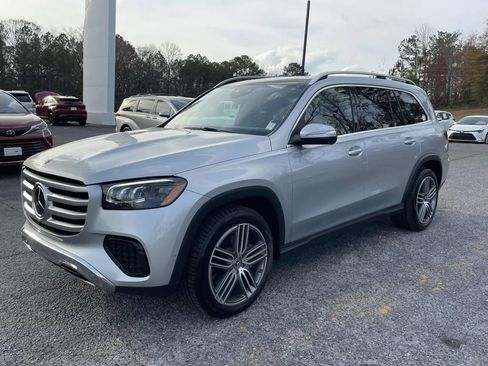 Used 2024 Mercedes-Benz GLS 450 4MATIC image 6