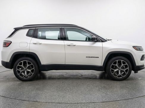 Used 2025 Jeep Compass Limited AWD/4WD image 11