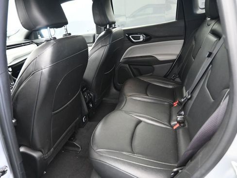 Used 2025 Jeep Compass Limited AWD/4WD image 17