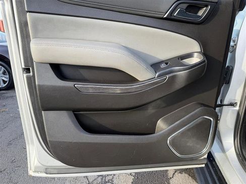 Used 2019 Chevrolet Suburban LT image 12