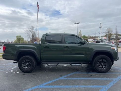 Used 2021 Toyota Tacoma SR5 w/ Trail Edition image 5