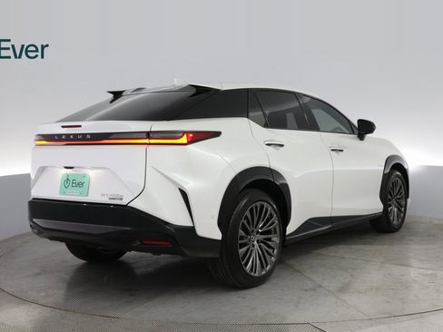 Used 2023 Lexus RZ 450e Premium image 12