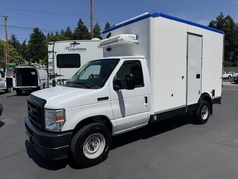 Used 2023 Ford E-350 and Econoline 350 Super Duty w/ Power Windows & Locks Group RWD image 9