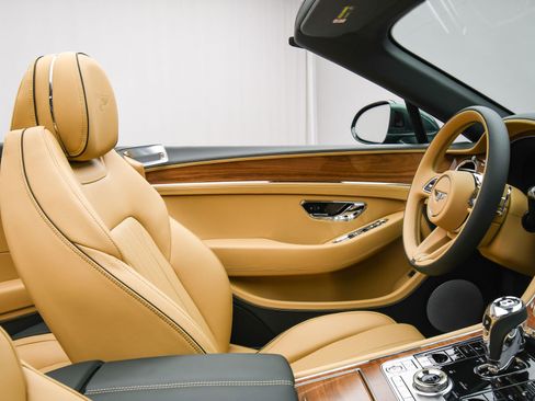 New 2026 Bentley Continental GTC image 44