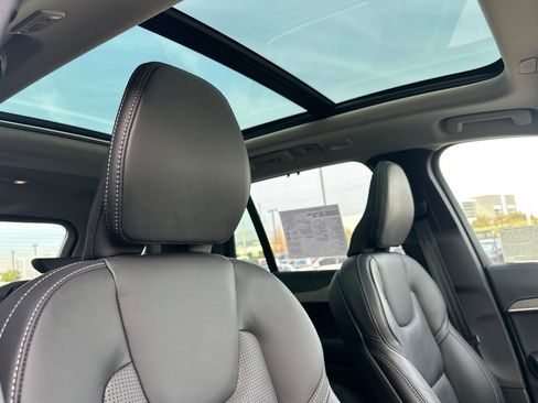 Certified 2025 Volvo XC90 T8 Ultra w/ Protection Package Premier image 18