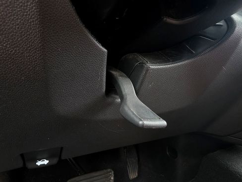 Used 2022 Chevrolet Silverado 1500 Custom AWD/4WD image 19