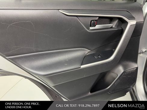 Used 2020 Toyota RAV4 XLE FWD image 39