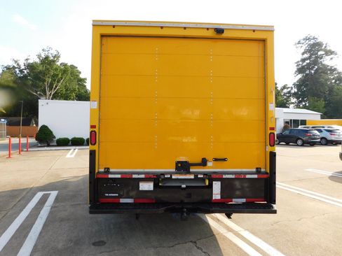 Used 2022 Ford E-350 and Econoline 350 Super Duty RWD image 3