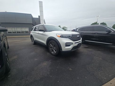 Used 2021 Ford Explorer XLT w/ Equipment Group 202A AWD/4WD image 1