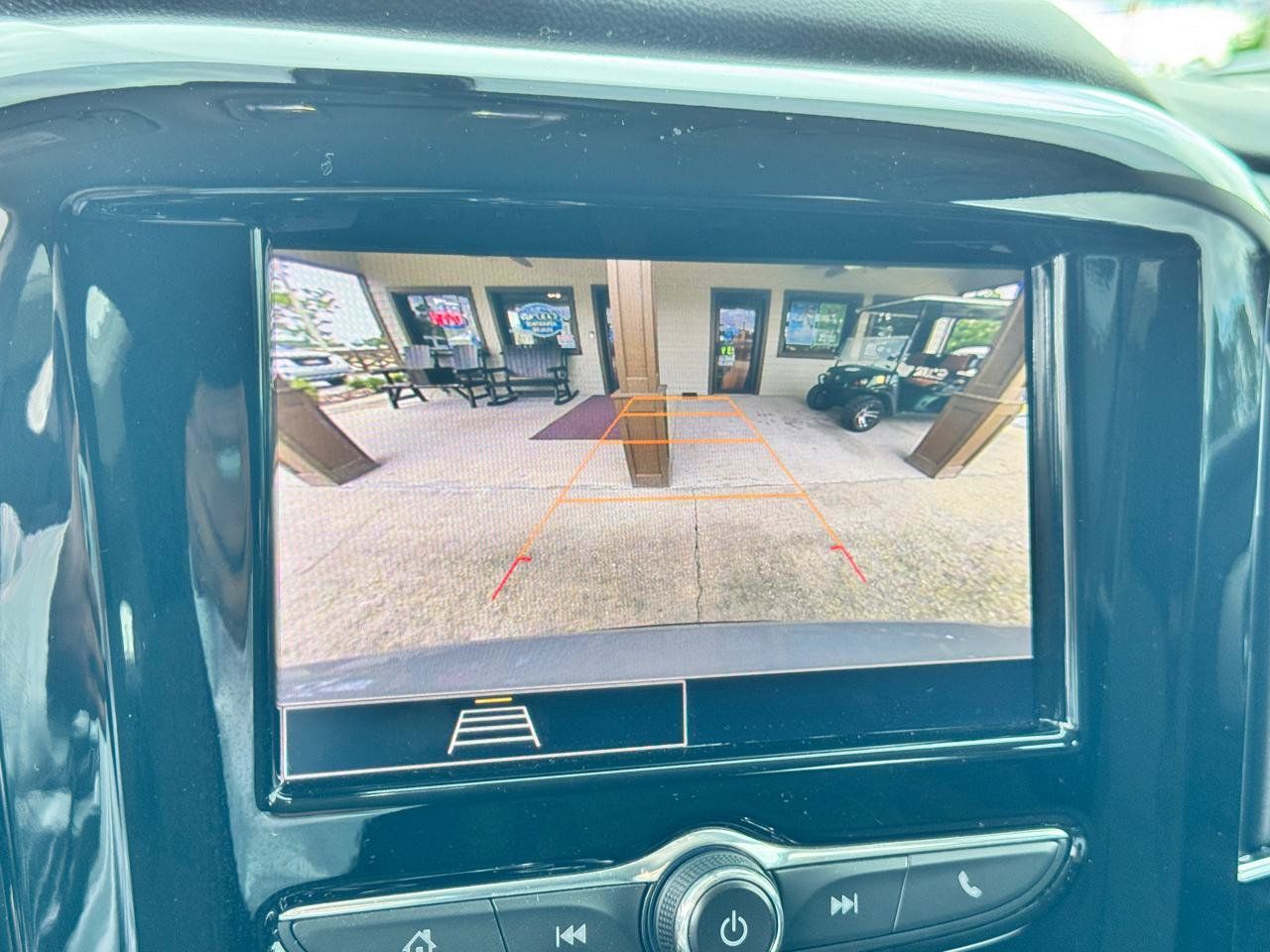 Used 2021 Chevrolet Traverse LS FWD image 25