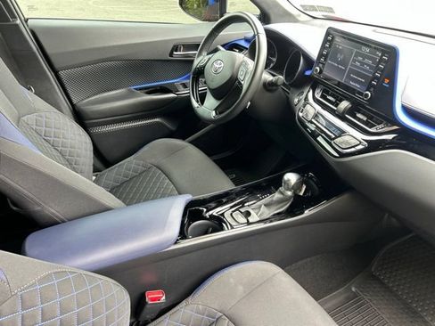 Used 2020 Toyota C-HR XLE FWD image 36