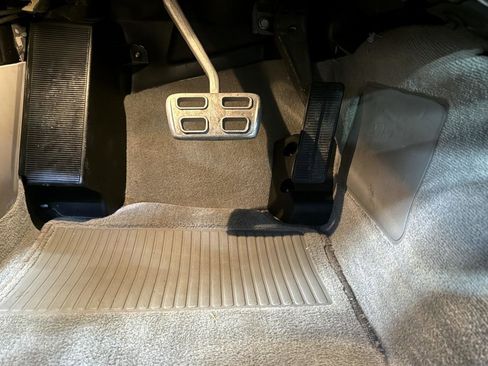 Used 1997 Chevrolet Corvette Coupe w/ Memory Pkg image 71