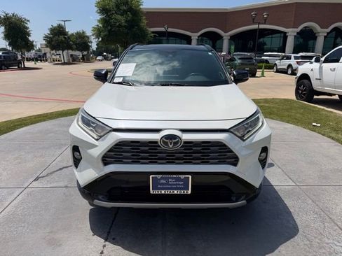 Used 2019 Toyota RAV4 XSE AWD/4WD image 2