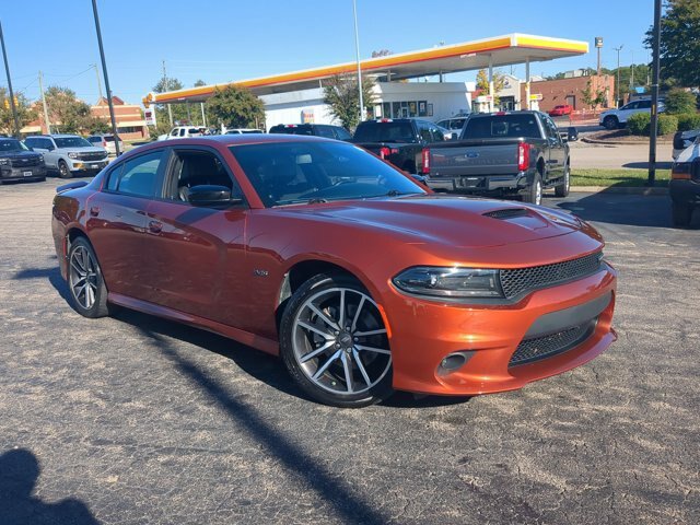 Used 2023 Dodge Charger R/T w/ Plus Group RWD image 2