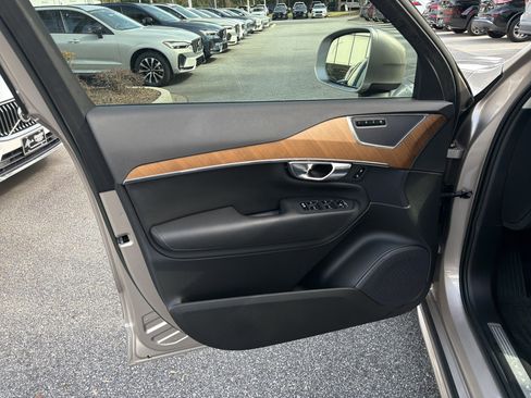 Certified 2023 Volvo XC90 B6 Plus w/ Protection Package Premier image 14