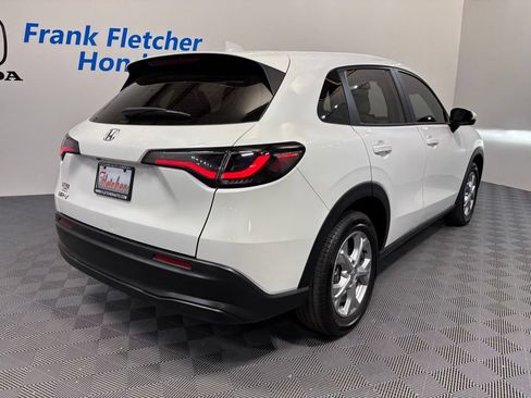 Certified 2025 Honda HR-V LX image 6