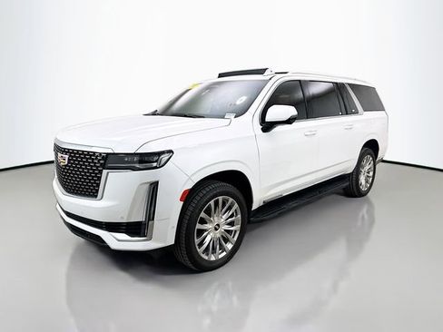 Used 2023 Cadillac Escalade ESV Premium Luxury image 4