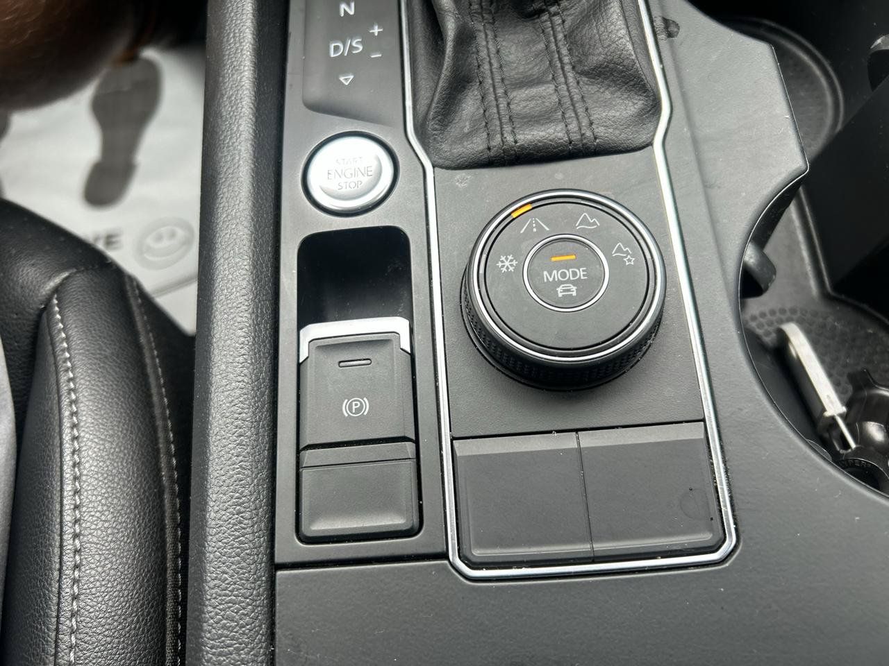 Used 2019 Volkswagen Atlas SE w/ Panoramic Sunroof Package AWD/4WD image 28
