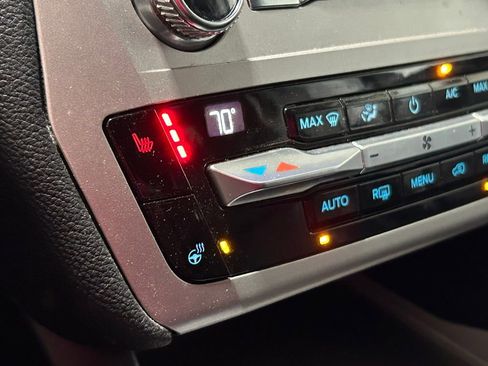 Used 2021 Ford Explorer XLT w/ Equipment Group 202A image 13