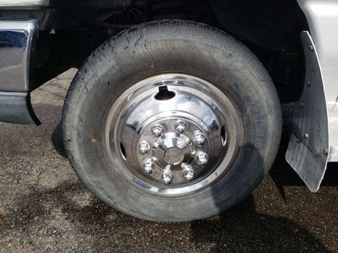 Used 2011 Ford E-350 and Econoline 350 Super Duty w/ Shuttle Bus Prep Pkg image 24