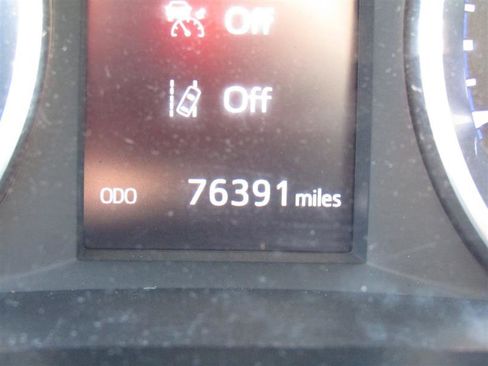 Used 2019 Toyota Highlander LE image 16