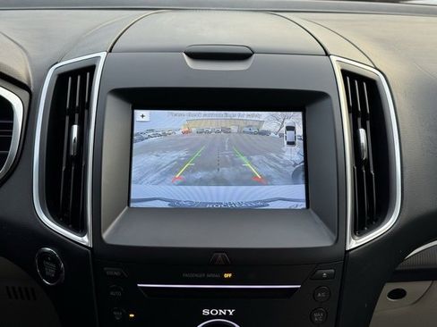 Used 2016 Ford Edge Titanium image 4