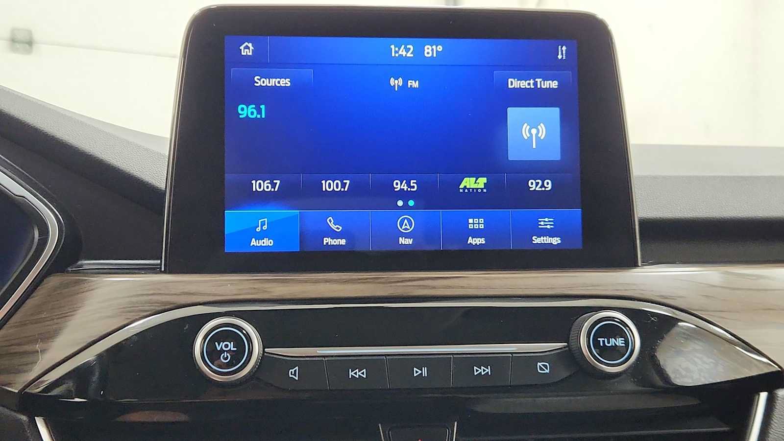 Used 2020 Ford Escape Titanium AWD/4WD image 18