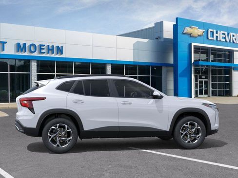 New 2026 Chevrolet Trax LT w/ LT Convenience Package FWD image 5